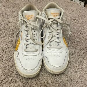 Women's Size 9 Hightop Reeboks
